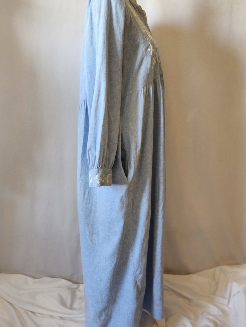 Garnet Hill Women's Size M Blue Embroidered Long Sleeve Pockets Cotton Nighty - Picture 10 of 15